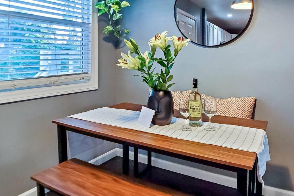 Apartment Located In Historic District Mins To Downtown, Beaches & Convention Center Long Beach Exterior foto